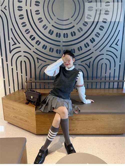 Thom Browne 톰브라운 캐시미어 슬리브리스 4-Bar 니트 나시 의류 5번 이미지