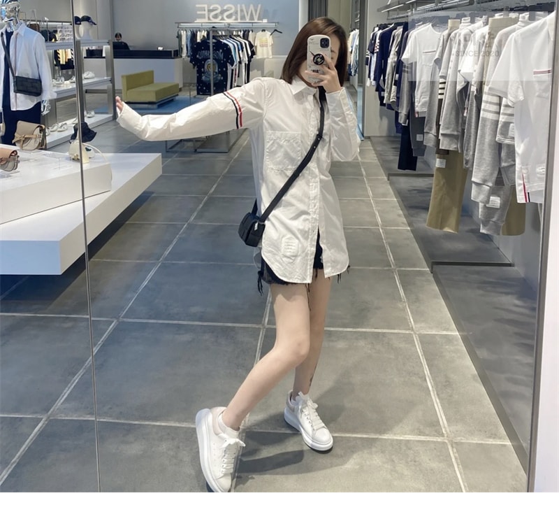 Thom Browne 톰브라운 클래식 포플린 암밴드 셔츠 레플리카 2번 이미지 - 의류 | 세미샵 레플리카 사이트