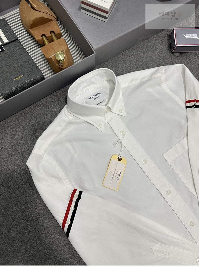 Thom Browne 톰브라운 클래식 포플린 암밴드 셔츠 레플리카 7번 이미지 - 의류 | 세미샵 레플리카 사이트