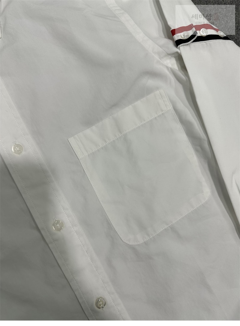 Thom Browne 톰브라운 클래식 포플린 암밴드 셔츠 레플리카 16번 이미지 - 의류 | 세미샵 레플리카 사이트