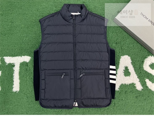 Thom Browne 톰브라운 퍼넬 넥다운 패딩 베스트 의류 3번 이미지