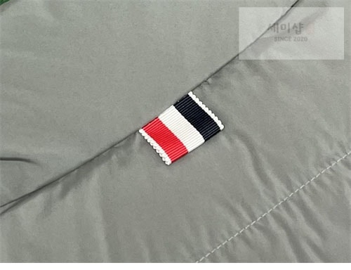 Thom Browne 톰브라운 퍼넬 넥다운 패딩 베스트 의류 15번 이미지
