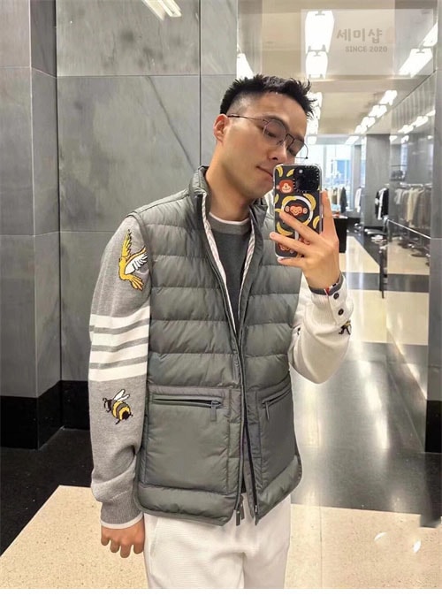 Thom Browne 톰브라운 퍼넬 넥다운 패딩 베스트 의류 22번 이미지