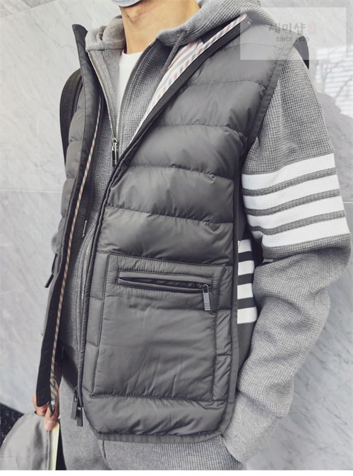 Thom Browne 톰브라운 퍼넬 넥다운 패딩 베스트 의류 23번 이미지