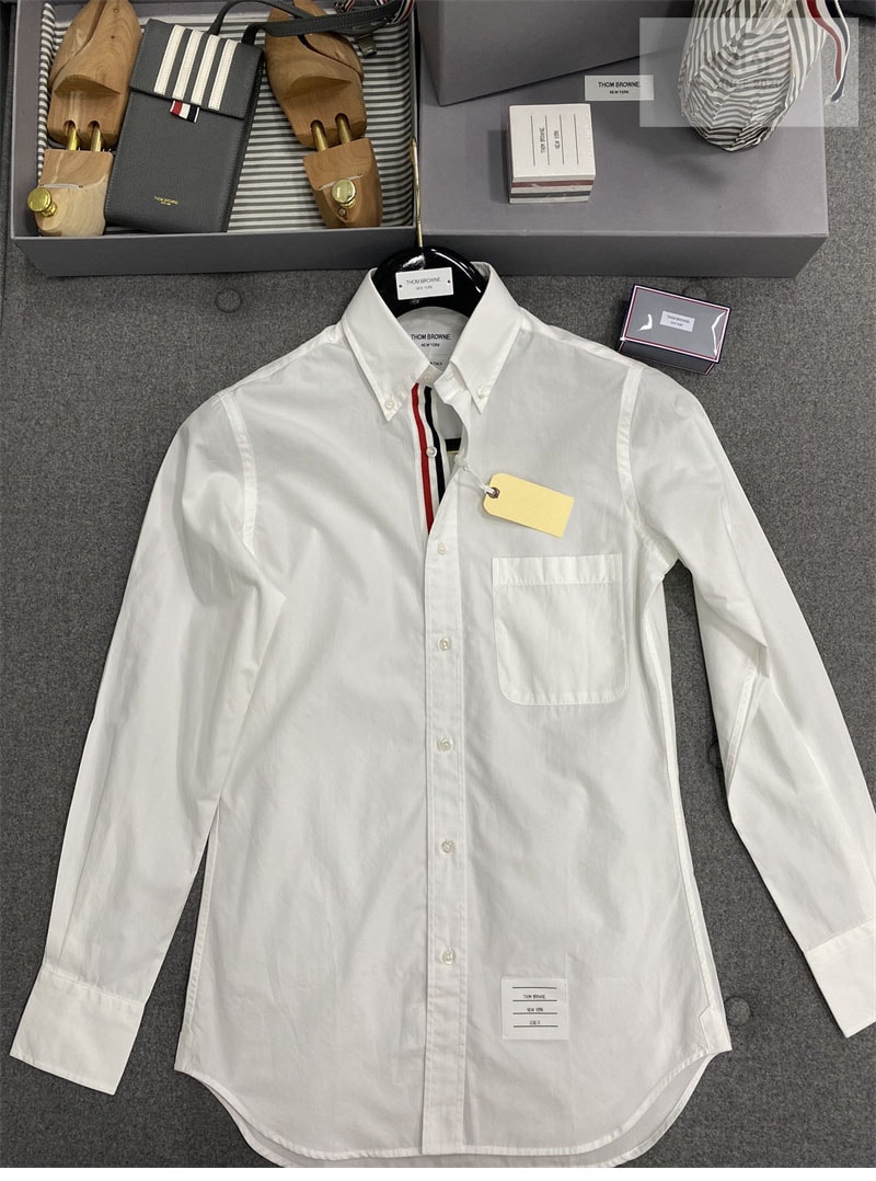 Thom Browne 톰브라운 포플린 히든 삼선 클래식 셔츠 레플리카 5번 이미지 - 의류 | 세미샵 레플리카 사이트