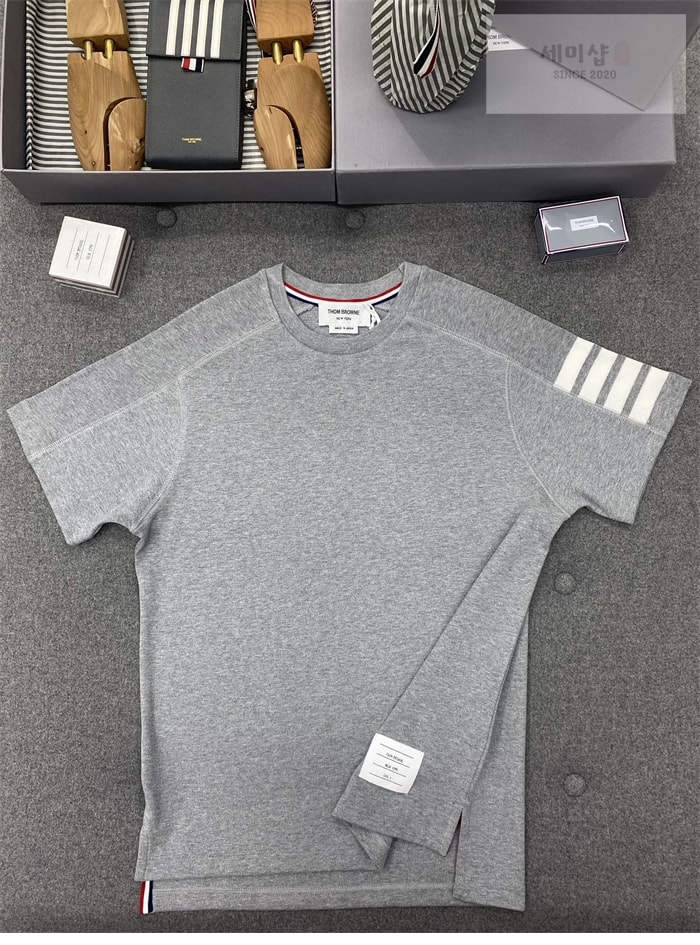 Thom Browne 톰브라운 4-Bar 사선완장 반팔 티셔츠 의류 3번 이미지