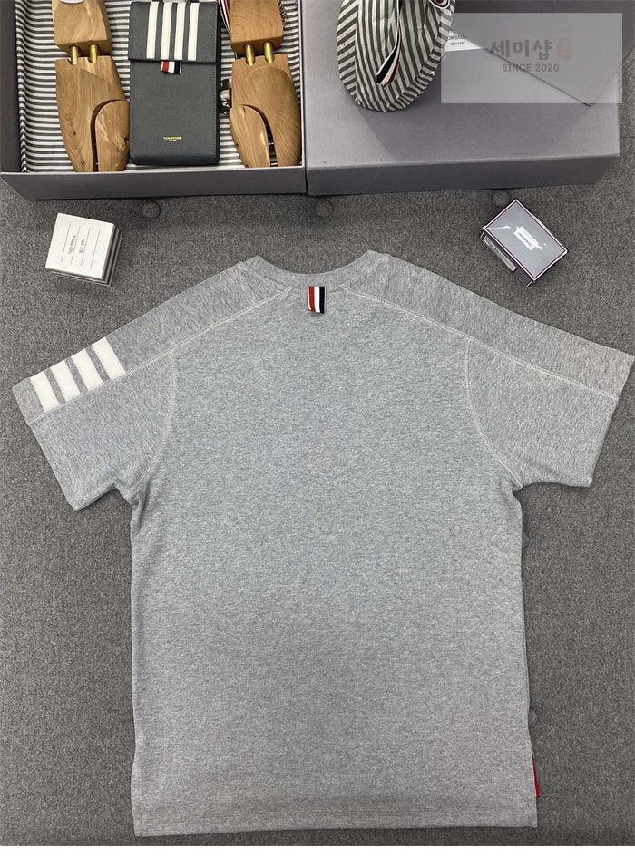Thom Browne 톰브라운 4-Bar 사선완장 반팔 티셔츠 의류 5번 이미지
