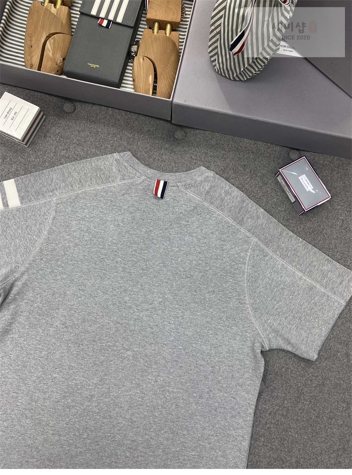 Thom Browne 톰브라운 4-Bar 사선완장 반팔 티셔츠 의류 6번 이미지