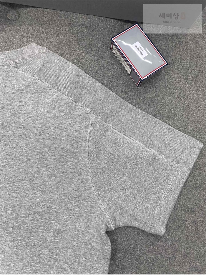 Thom Browne 톰브라운 4-Bar 사선완장 반팔 티셔츠 의류 8번 이미지