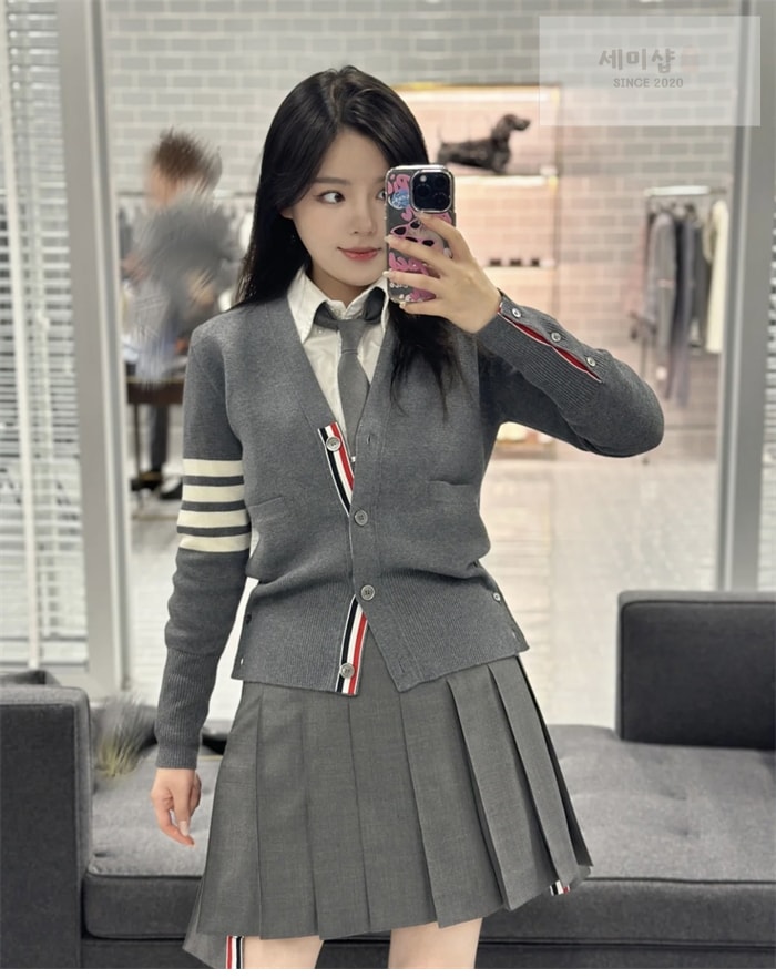 Thom Browne 톰브라운 4-Bar 사선완장 여성용 가디건 레플리카 3번 이미지 - 의류 | 세미샵 레플리카 사이트