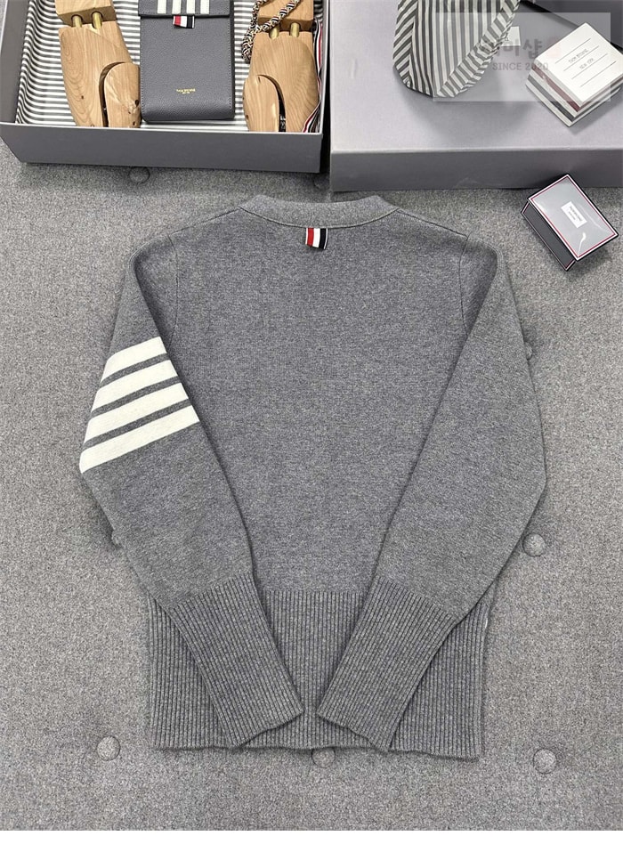 Thom Browne 톰브라운 4-Bar 사선완장 여성용 가디건 레플리카 8번 이미지 - 의류 | 세미샵 레플리카 사이트