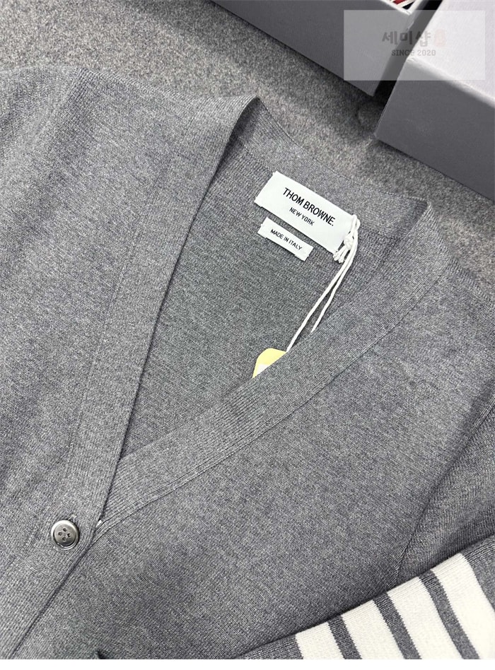 Thom Browne 톰브라운 4-Bar 사선완장 여성용 가디건 레플리카 23번 이미지 - 의류 | 세미샵 레플리카 사이트