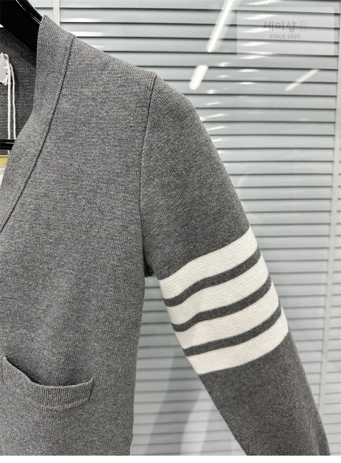 Thom Browne 톰브라운 4-Bar 사선완장 여성용 가디건 레플리카 18번 이미지 - 의류 | 세미샵 레플리카 사이트
