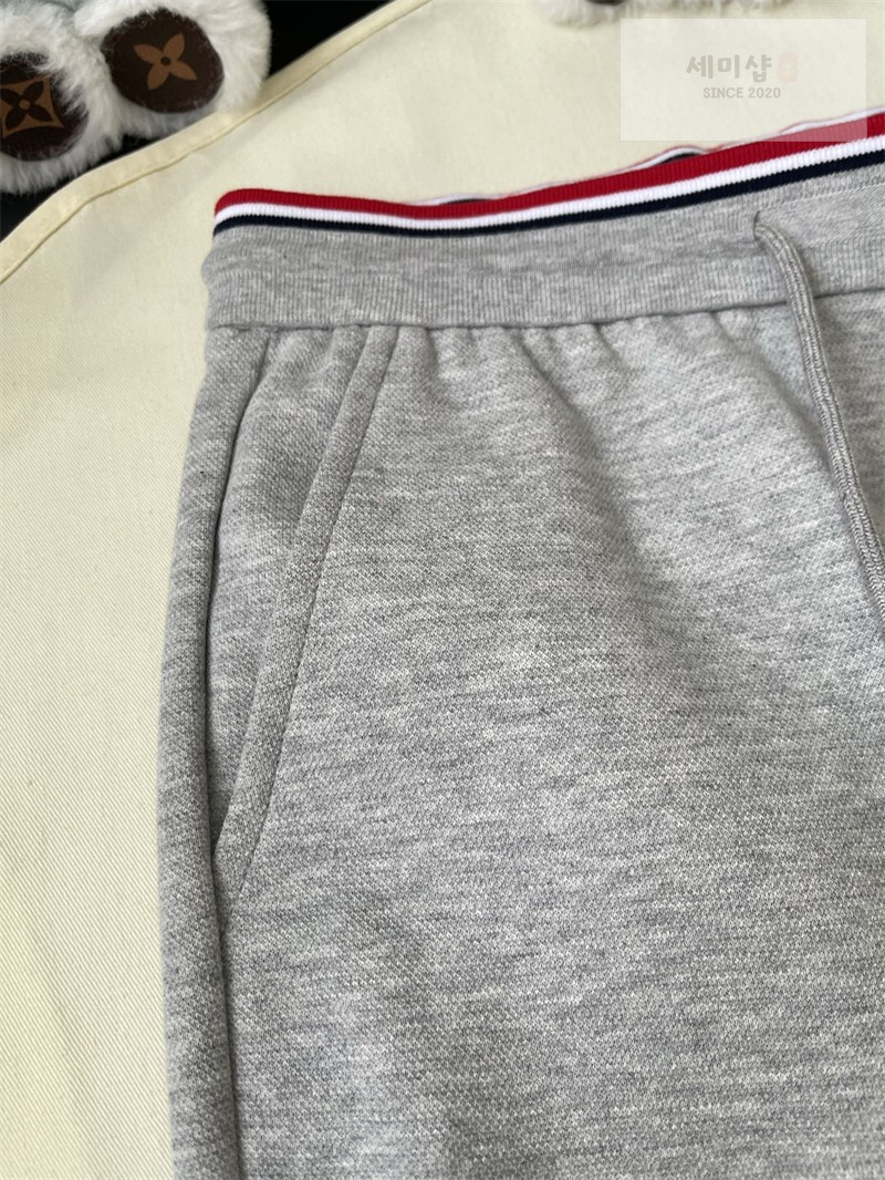 Thom Browne 톰브라운 RWB 스트라이프 미드 숏 팬츠 그레이 의류 16번 이미지