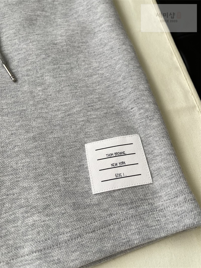 Thom Browne 톰브라운 RWB 스트라이프 미드 숏 팬츠 그레이 의류 18번 이미지