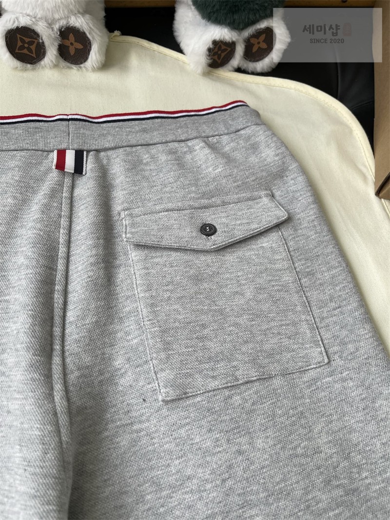 Thom Browne 톰브라운 RWB 스트라이프 미드 숏 팬츠 그레이 의류 21번 이미지
