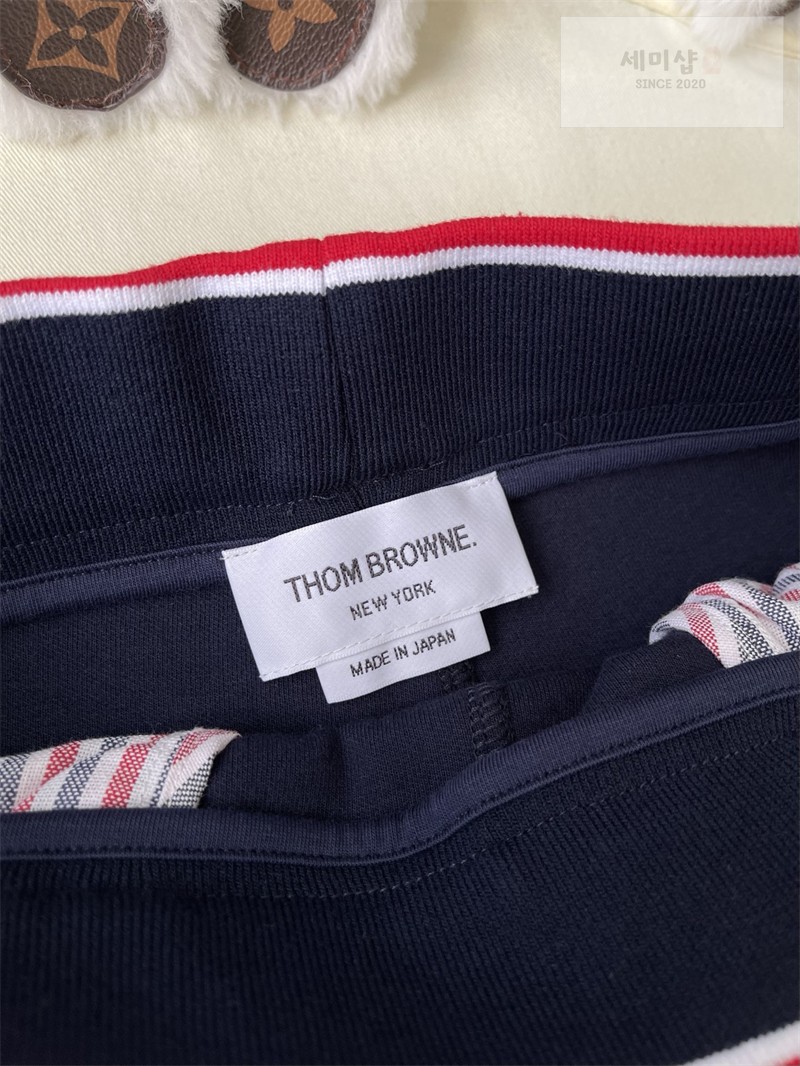 Thom Browne 톰브라운 RWB 스트라이프 미드 숏 팬츠 그레이 의류 29번 이미지