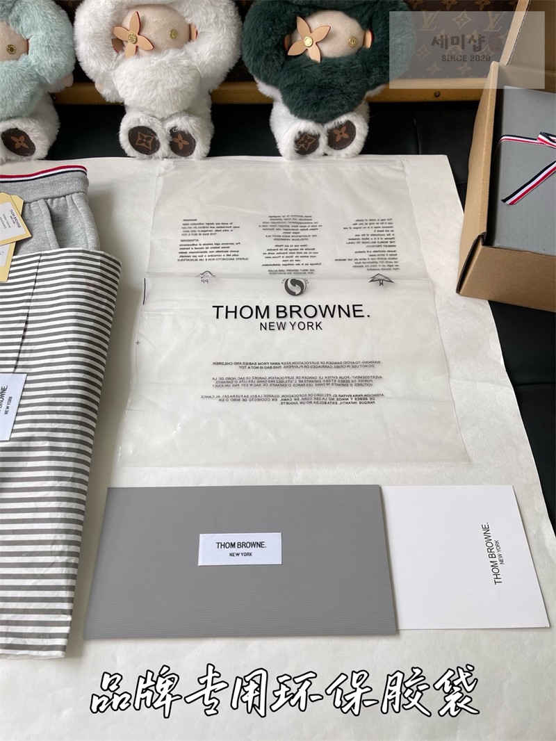 Thom Browne 톰브라운 RWB 스트라이프 미드 숏 팬츠 그레이 의류 35번 이미지