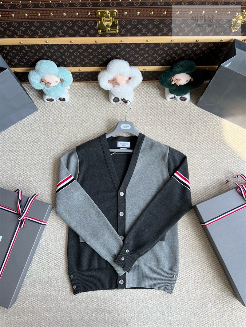 Thom Browne 톰브라운 RWB 암밴드 코튼 밀라노 스티치 블록 가디건 브라운 의류 14번 이미지