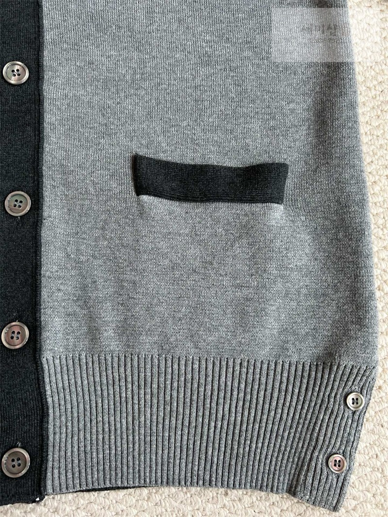 Thom Browne 톰브라운 RWB 암밴드 코튼 밀라노 스티치 블록 가디건 브라운 의류 19번 이미지