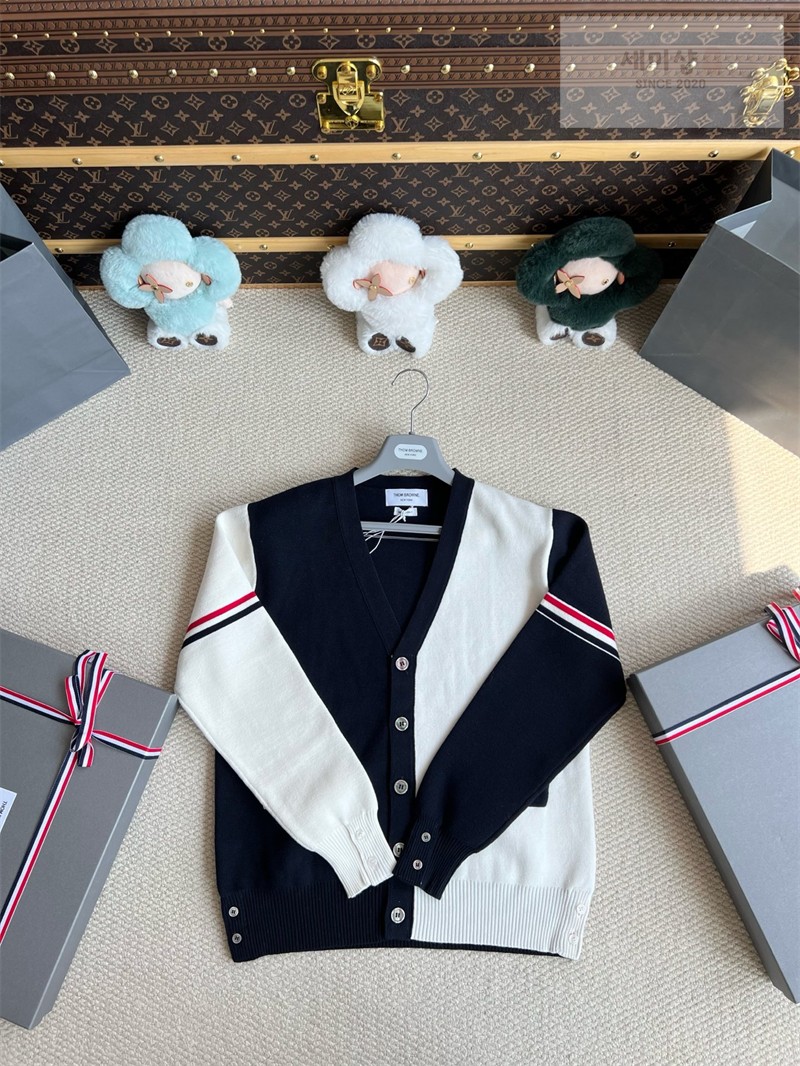 Thom Browne 톰브라운 RWB 암밴드 코튼 밀라노 스티치 블록 가디건 브라운 의류 23번 이미지