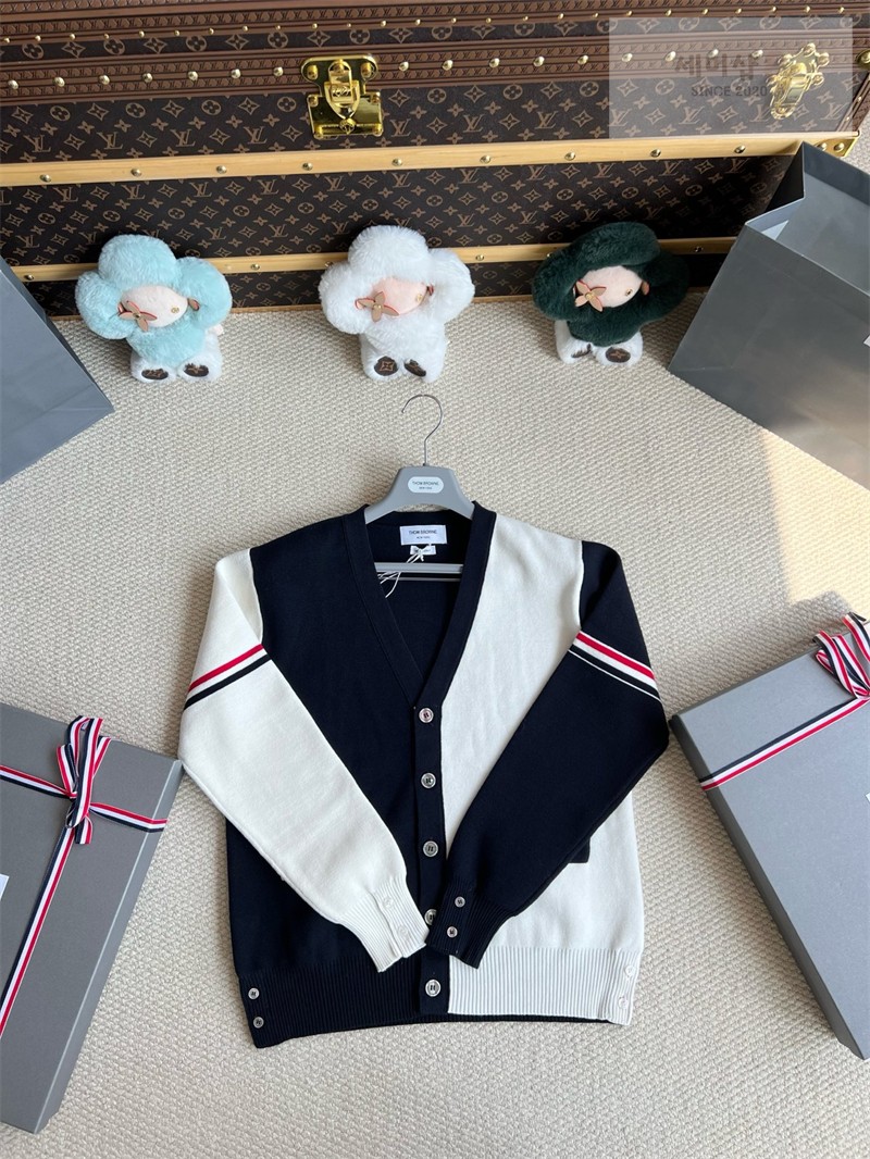 Thom Browne 톰브라운 RWB 암밴드 코튼 밀라노 스티치 블록 가디건 브라운 의류 24번 이미지