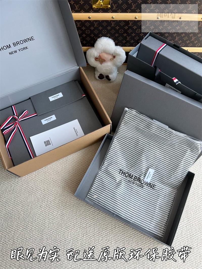 Thom Browne 톰브라운 RWB 암밴드 코튼 밀라노 스티치 블록 가디건 브라운 의류 39번 이미지