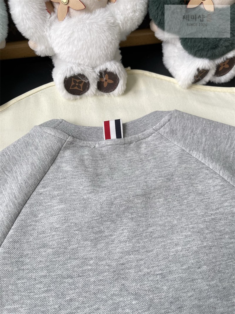 Thom Browne 톰브라운 RWB 코튼 피케 루프백 반팔 풀오버 스웨트셔츠 그레이 의류 21번 이미지