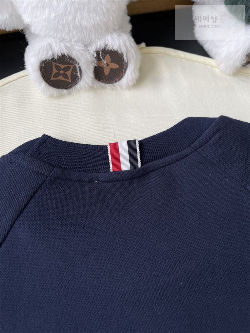 Thom Browne 톰브라운 RWB 코튼 피케 루프백 반팔 풀오버 스웨트셔츠 그레이 의류 30번 이미지