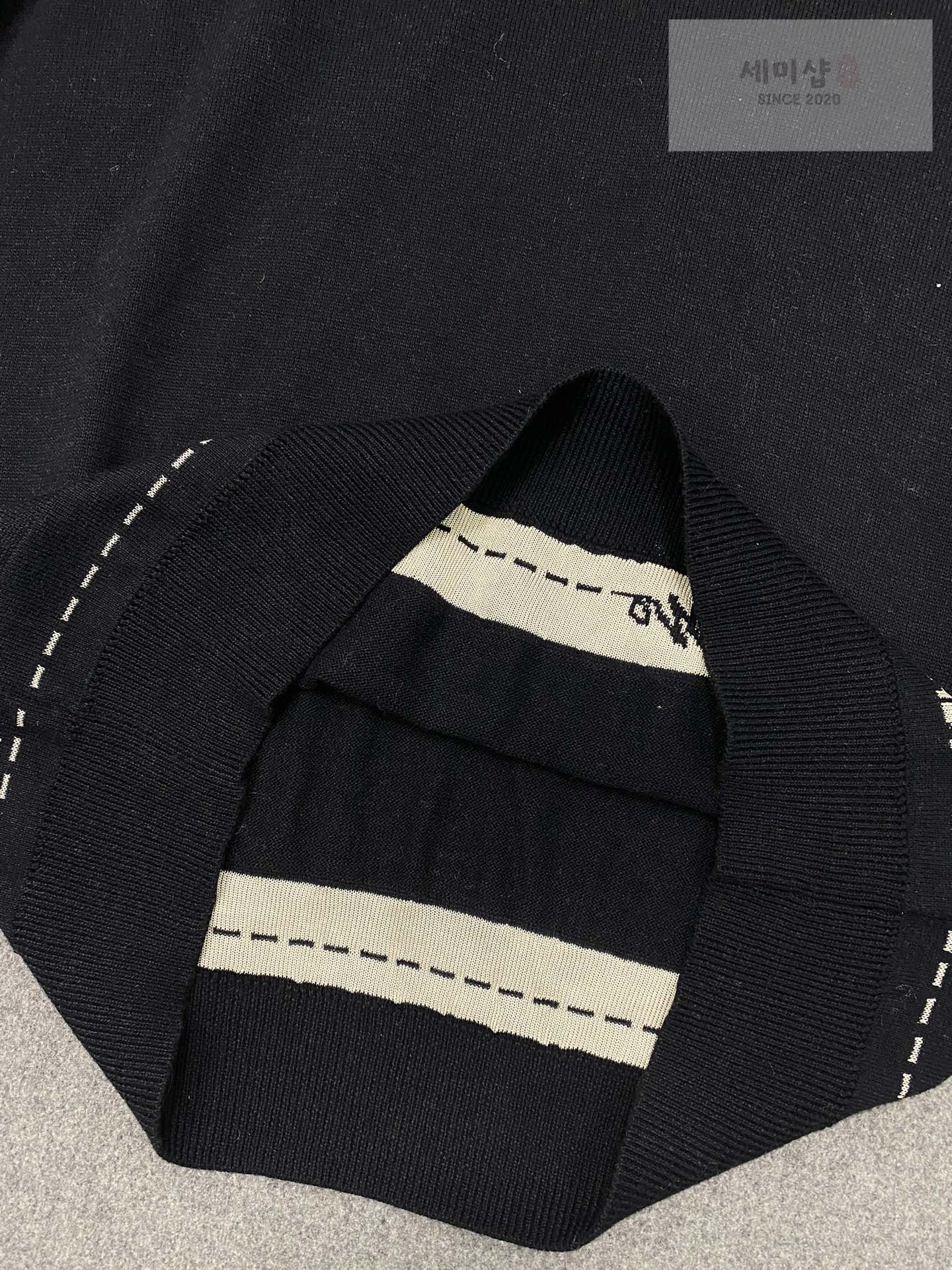 Fendi 펜디 블루톤 메이드 인 펜디 디테일 크루넥 반팔 스웨터 의류 7번 이미지