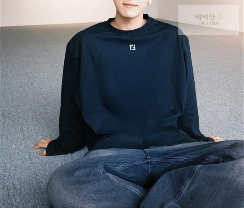 Fendi 펜디 스몰 FF 메탈 긴팔 티셔츠 의류 12번 이미지