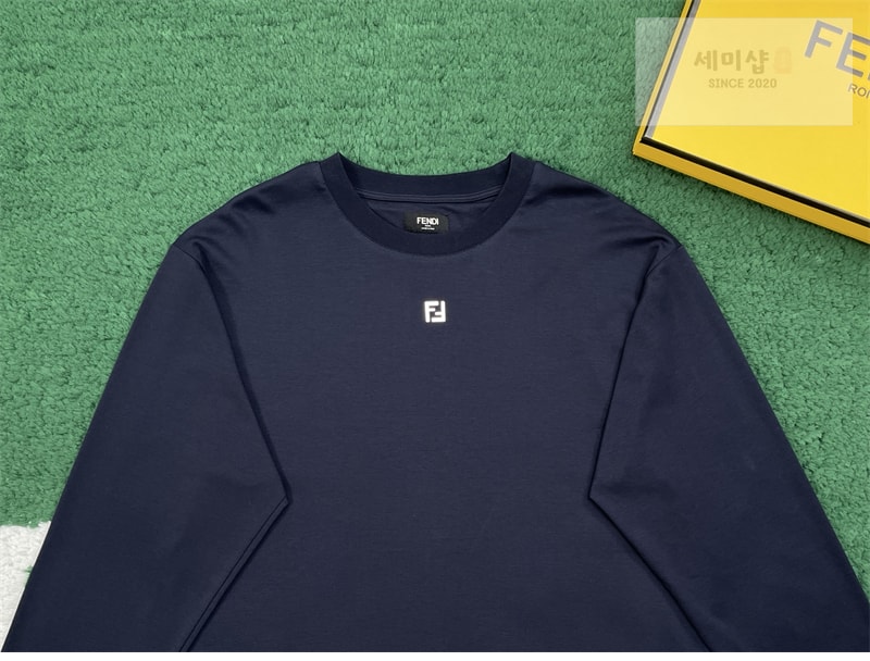 Fendi 펜디 스몰 FF 메탈 긴팔 티셔츠 의류 6번 이미지