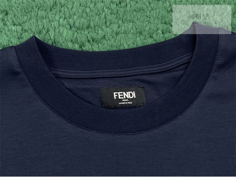 Fendi 펜디 스몰 FF 메탈 긴팔 티셔츠 의류 8번 이미지