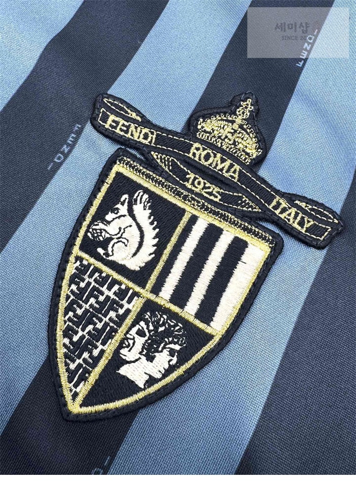 Fendi 펜디 클럽 엠블럼 스트라이프 v넥 반팔 티셔츠 의류 7번 이미지