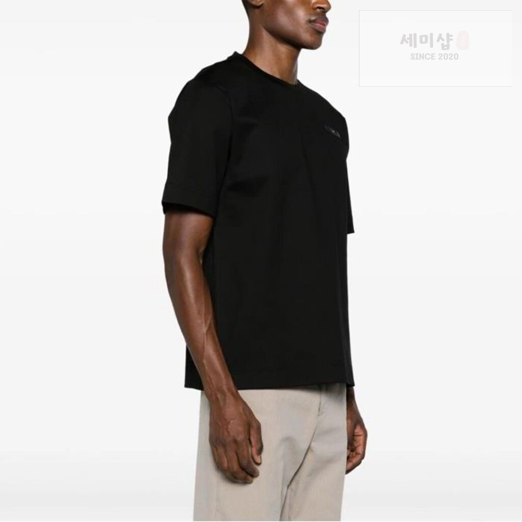 Fendi 펜디 24SS Label 라운드 반팔 티셔츠 블랙 의류 2번 이미지