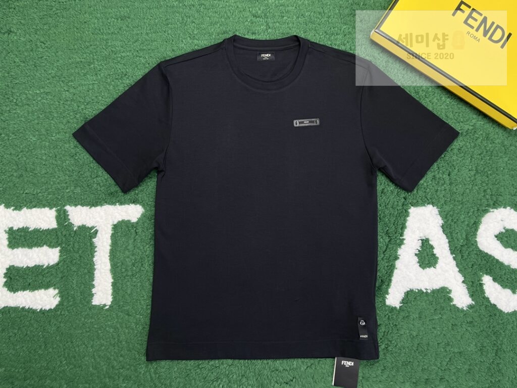 Fendi 펜디 24SS Label 라운드 반팔 티셔츠 블랙 의류 3번 이미지