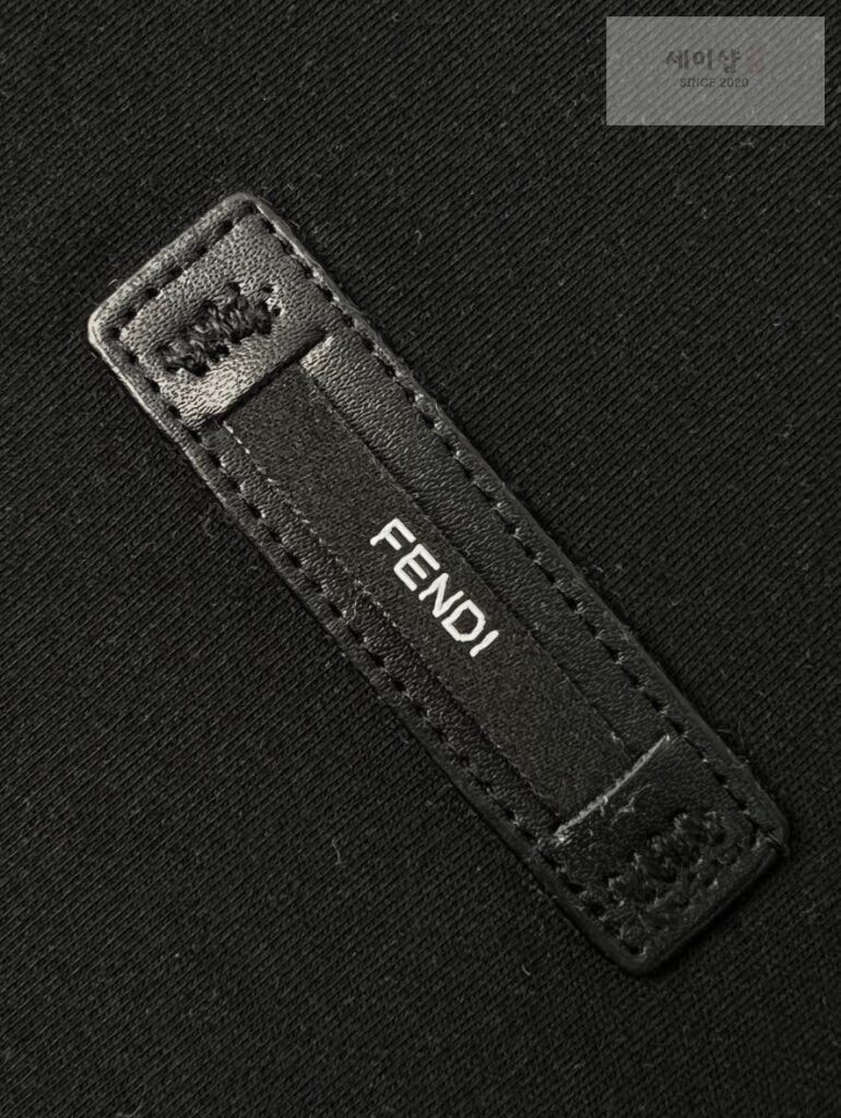 Fendi 펜디 24SS Label 라운드 반팔 티셔츠 블랙 의류 9번 이미지