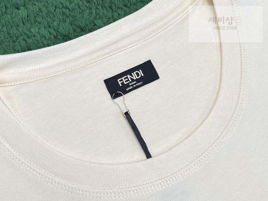 Fendi 펜디 3D 니들 메이드 인 펜디 오버사이즈 반팔 티셔츠 의류 13번 이미지