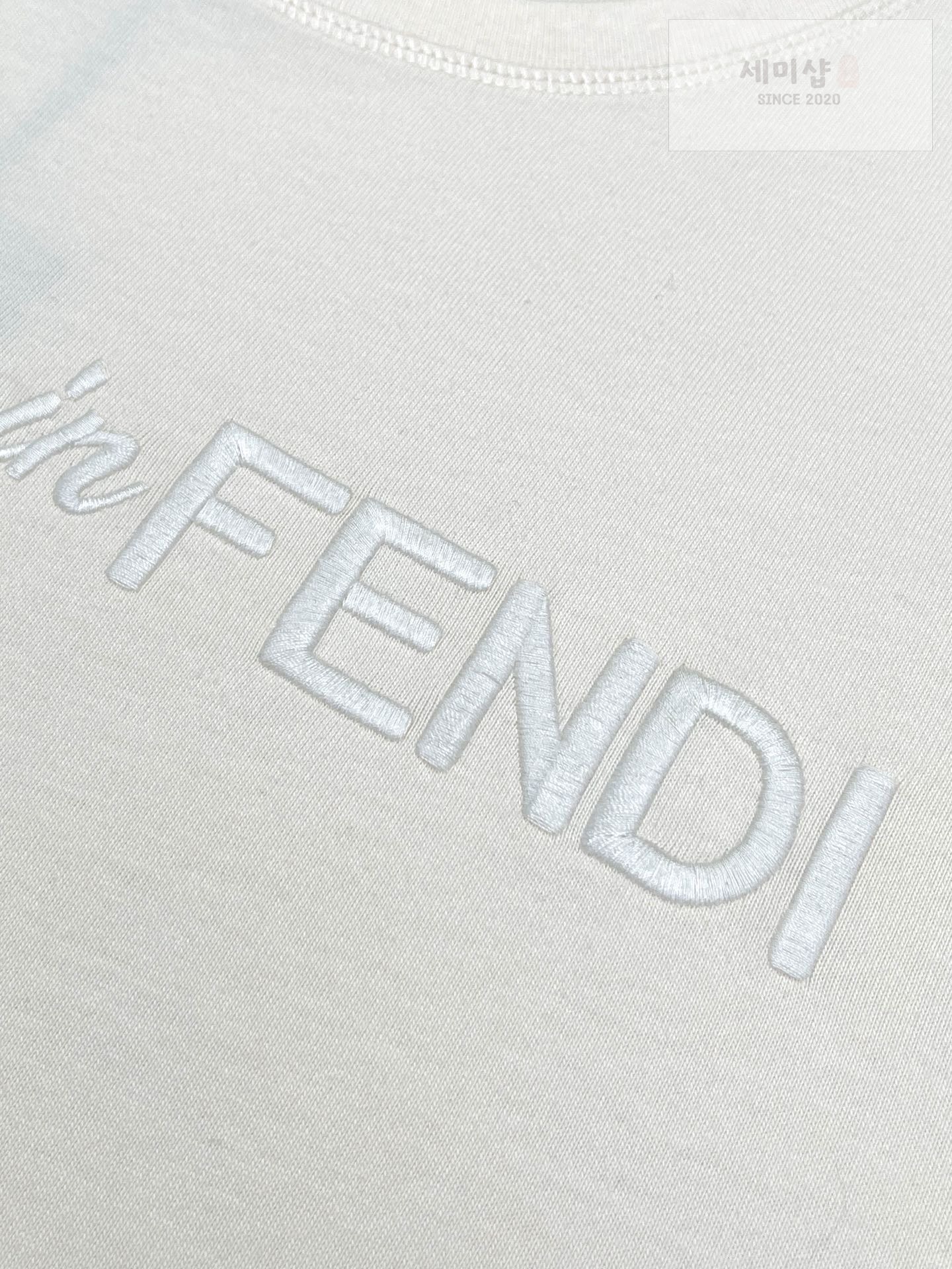 Fendi 펜디 3D 니들 메이드 인 펜디 오버사이즈 반팔 티셔츠 의류 9번 이미지