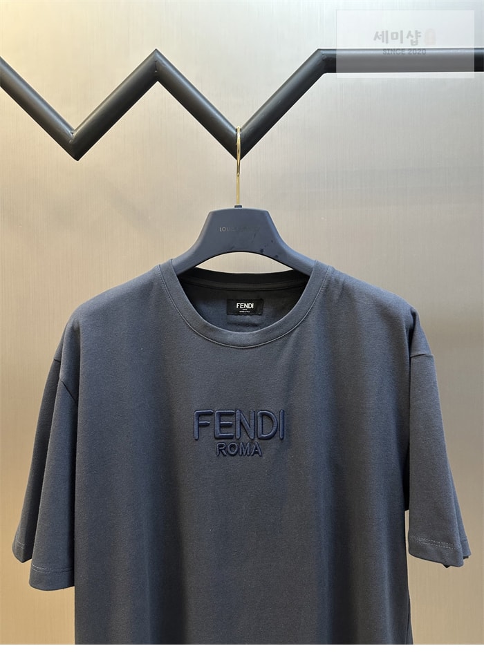 Fendi 펜디 3D 자수 코튼 반팔 티셔츠 의류 6번 이미지