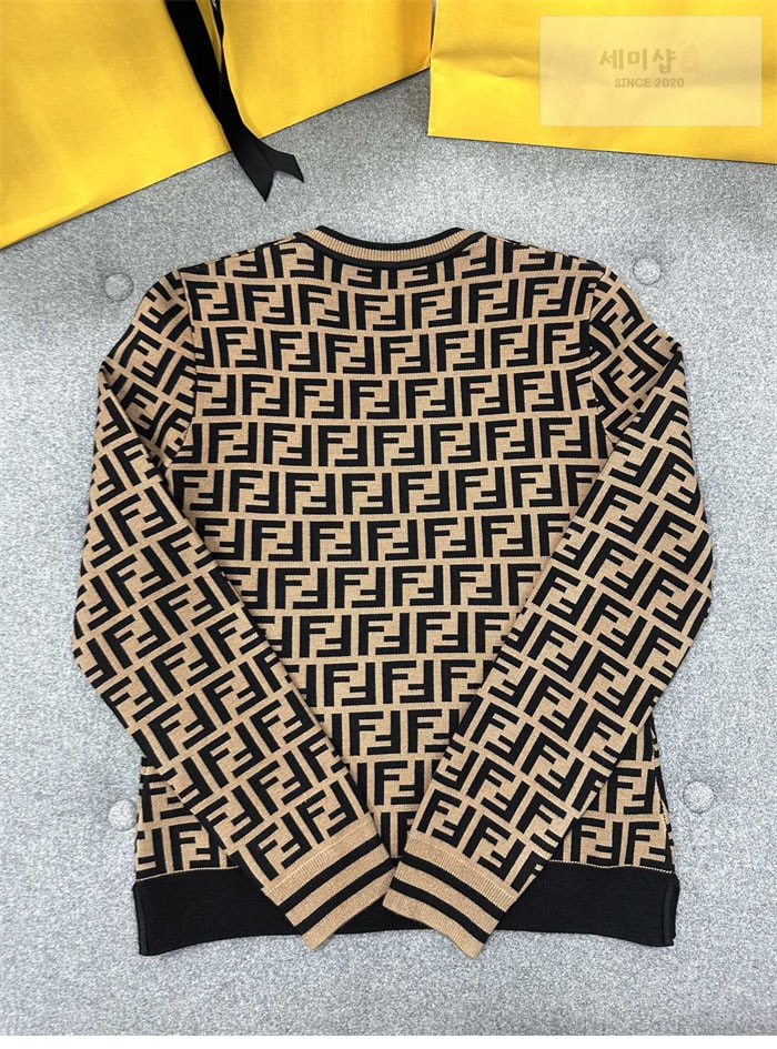 Fendi 펜디 FF 모티프 클래식 라운드 니트 의류 9번 이미지