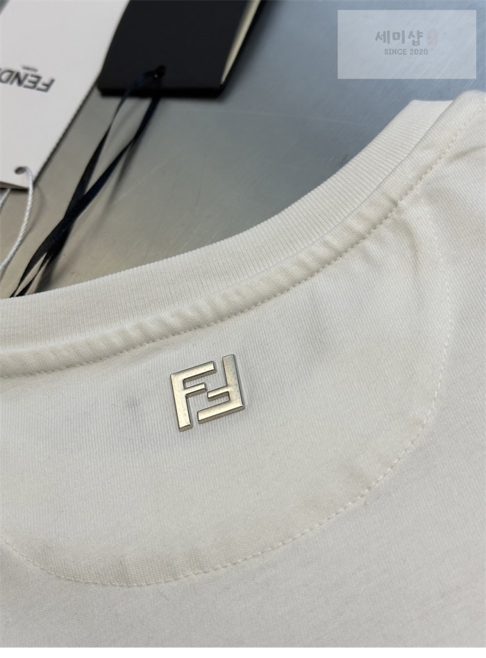 Fendi 펜디 TAROUT 실비아 앤 바게트 티셔츠 의류 11번 이미지