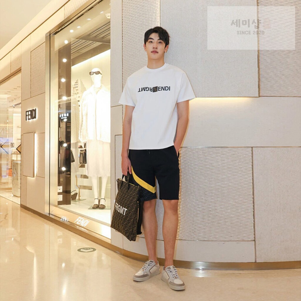 Fendi 펜디 x FRGMT 라운드 반팔 티셔츠 화이트 의류 2번 이미지