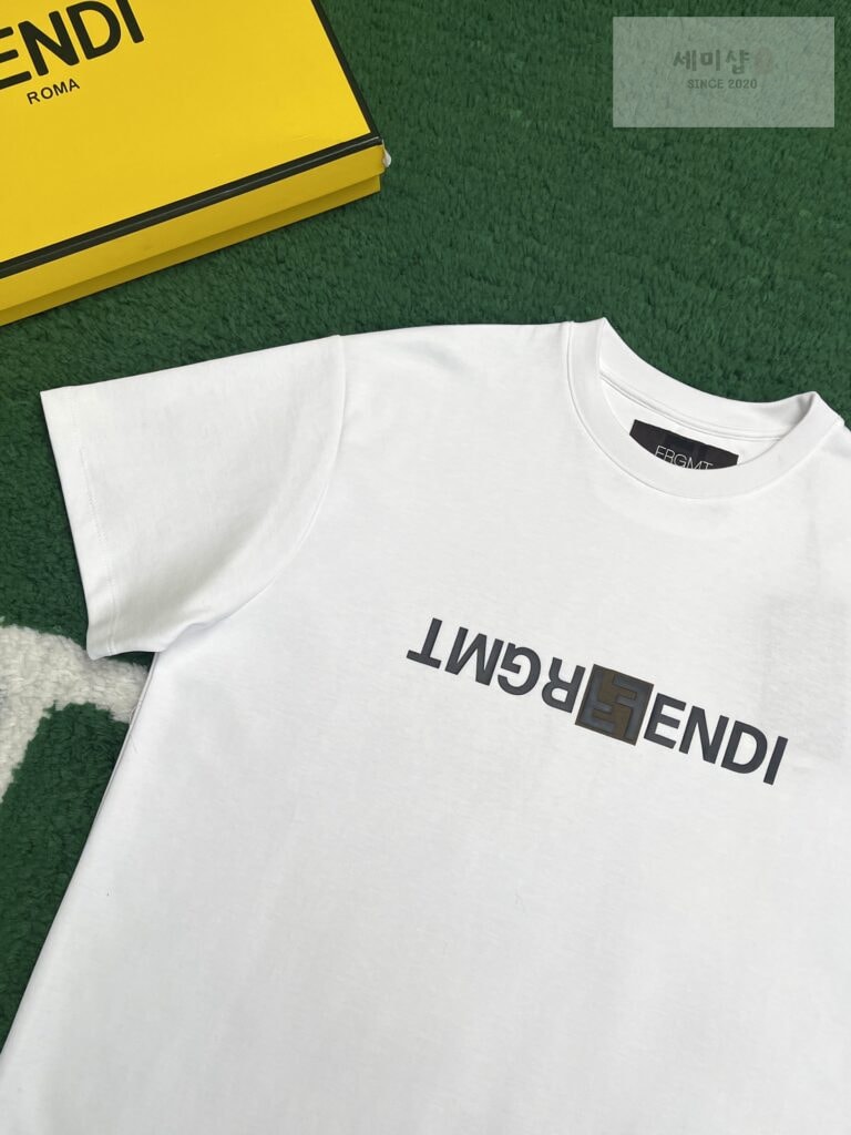 Fendi 펜디 x FRGMT 라운드 반팔 티셔츠 화이트 의류 5번 이미지