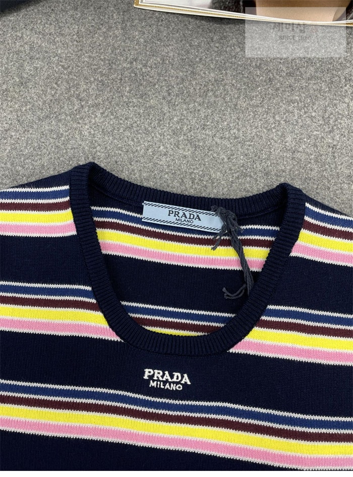 P R A D A 프라다 코튼 크루넥 스웨터 반팔 의류 13번 이미지