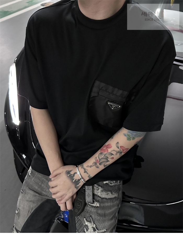 P R A D A 프라다 트라이앵글로고 리나일론 저지 티셔츠 의류 3번 이미지