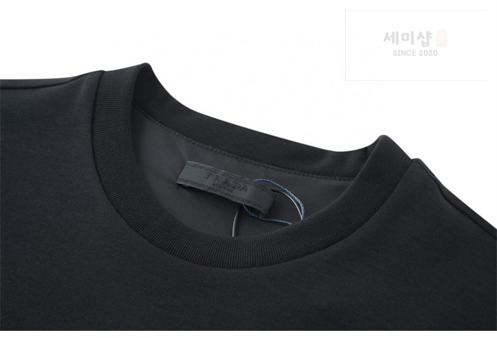 P R A D A 프라다 트라이앵글로고 리나일론 저지 티셔츠 의류 14번 이미지