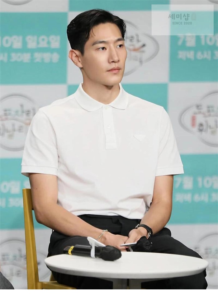 P R A D A 프라다 피케 폴로 셔츠 2컬러 의류 3번 이미지