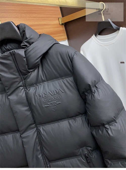 P R A D A 프라다 24FW 로고 패딩 자켓 의류 12번 이미지