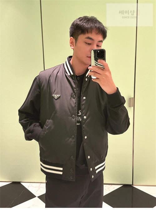 P R A D A 프라다 24FW 리나일론 베스트 의류 3번 이미지